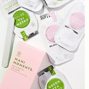 NIB! 🌸HP🌸Anthropologie Mani Moments in a Box Duo!